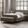 Boxspring Home 102 - Snel Leverbaar -Comfort Beddengoed Winkel 102 driekwart vb voetenbank gespiegeld 1
