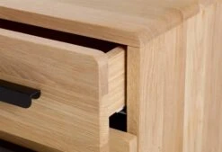 Nachtkast Balance Curve Met Zwart-metalen Handvat 14 Nachtkast Balance Curve Met Zwart-metalen Handvat -Comfort Beddengoed Winkel balance tender 0019 nk curve curve detail 1