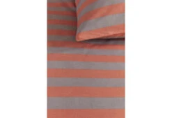 Vtwonen Bold Stripe Dekbedovertrek Peach 10 Vtwonen Bold Stripe Dekbedovertrek Peach -Comfort Beddengoed Winkel bold stripe peach 40 detail large 1