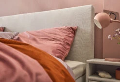 Boxspring Home 105 - Snel Leverbaar -Comfort Beddengoed Winkel home105 sfeer detail hoofdbord 2