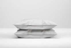 Zo!Home Satinado Kussensloop Silver Grey (set Van 2) 6 Zo!Home Satinado Kussensloop Silver Grey (set Van 2) -Comfort Beddengoed Winkel zo home satinado kusensloop ash grey 1